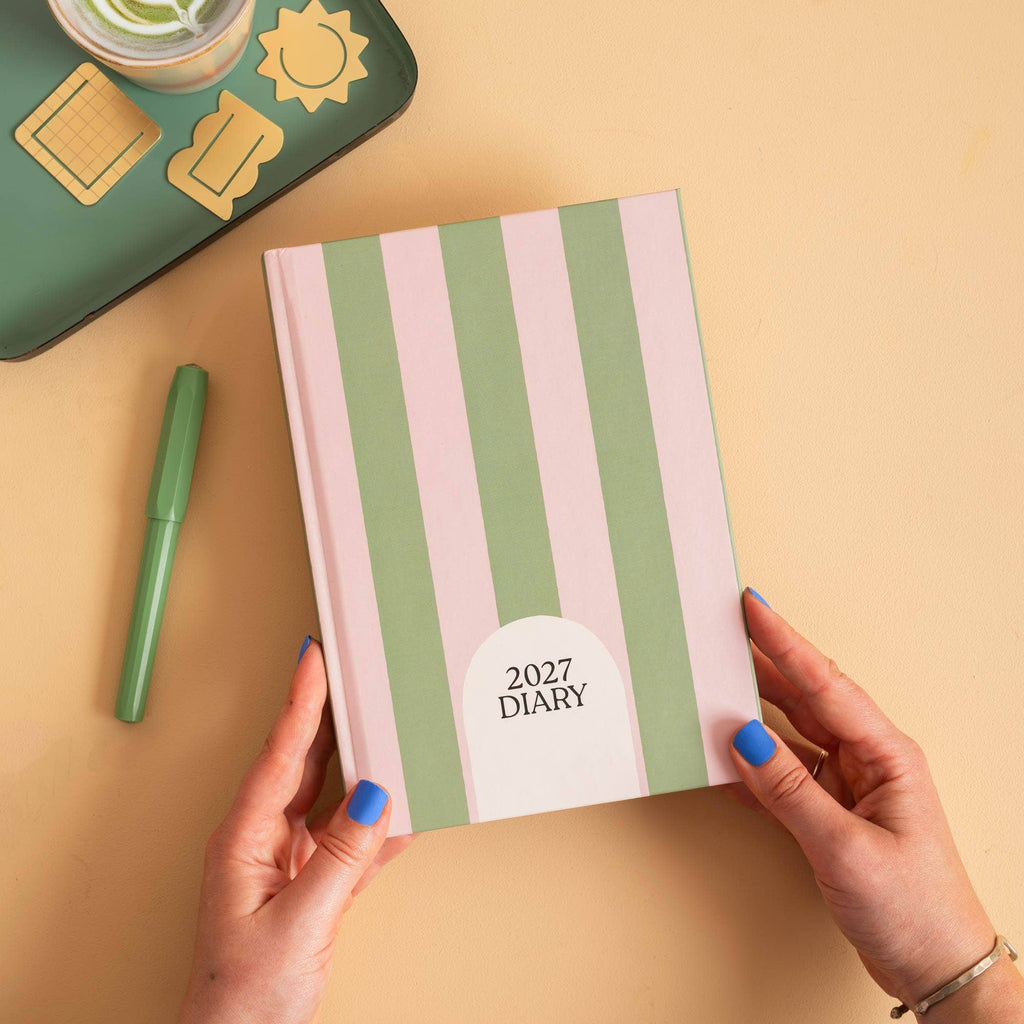 Hardcover Diary Week to View