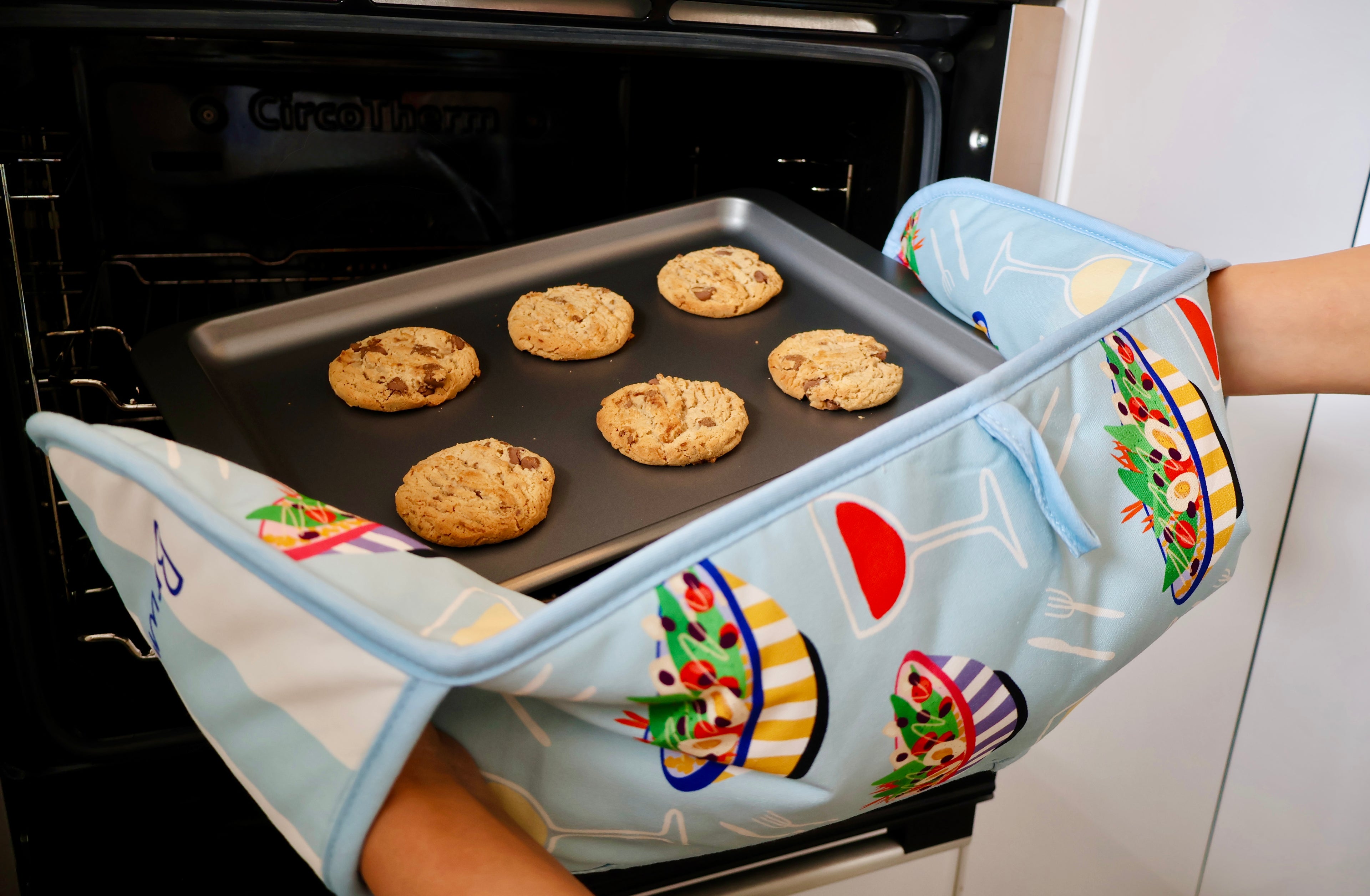 Brunch Club Double Oven Glove