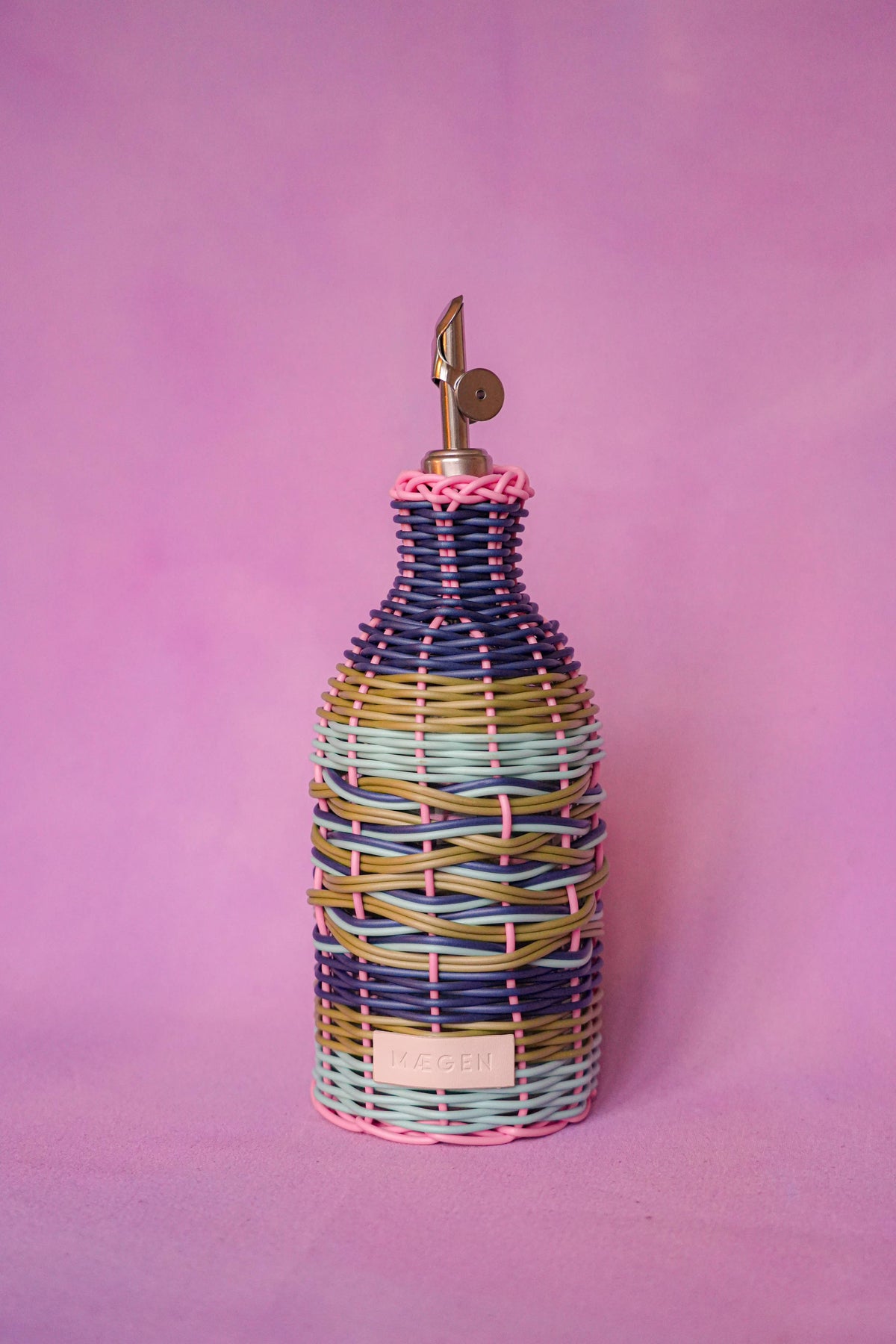 Maegen Oil Pourer - Pink and Navy